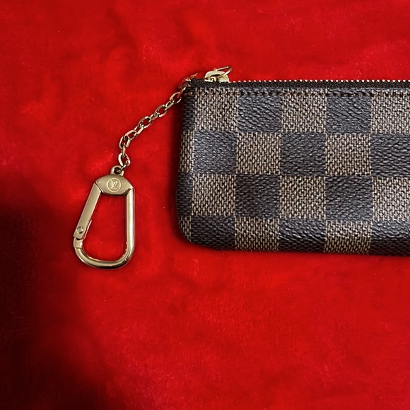 Louis Vuitton Key Holder - Picture 3 of 5